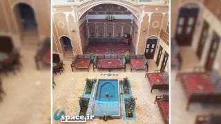 نمای حیاط هتل سنتی فیروزه - یزد